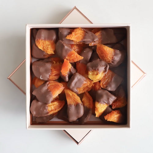 Chocolate dipped apricots (boxed)